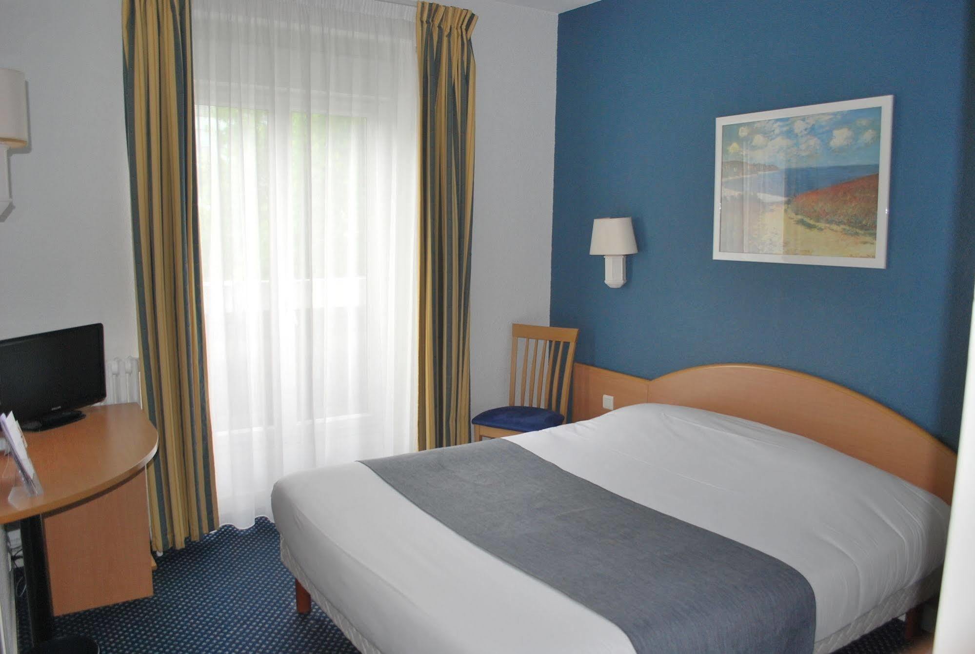Hotel Le Progres Angers Exterior photo
